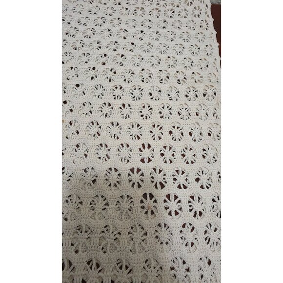 VTG Handmade Crochet Table Runners Beige & Blue Floral Rectangular Style 2 Piece - Picture 3 of 6